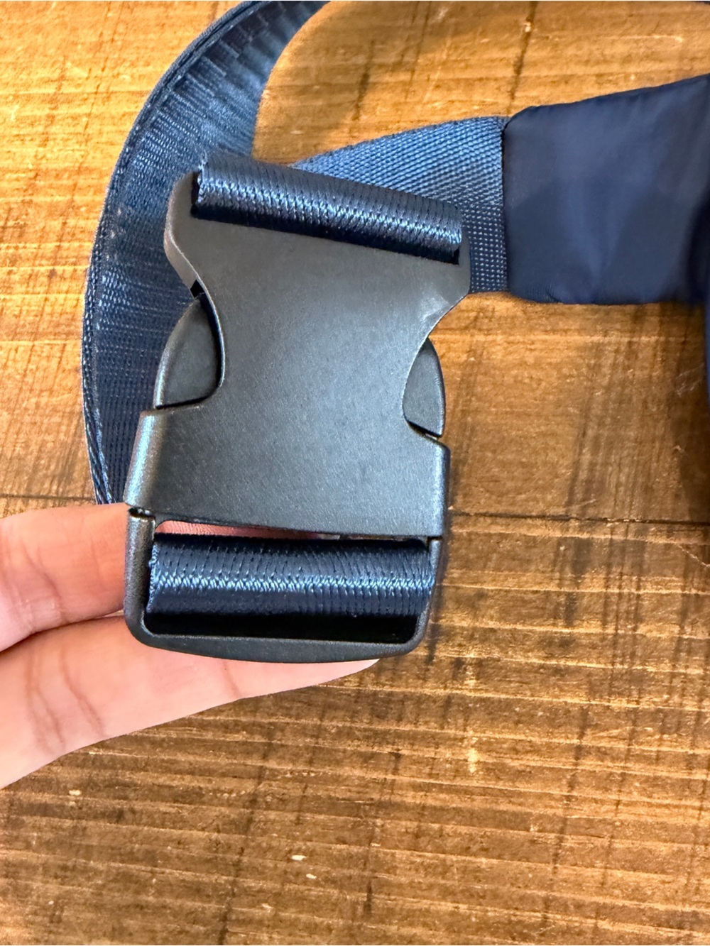 NWOT The Foldie Crossbody Bag in Navy Blue RFID Blocking - Picture 7 of 10